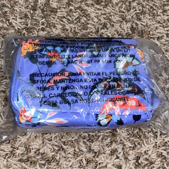 BNWT Vera Bradley Wallet - Picture 1 of 7